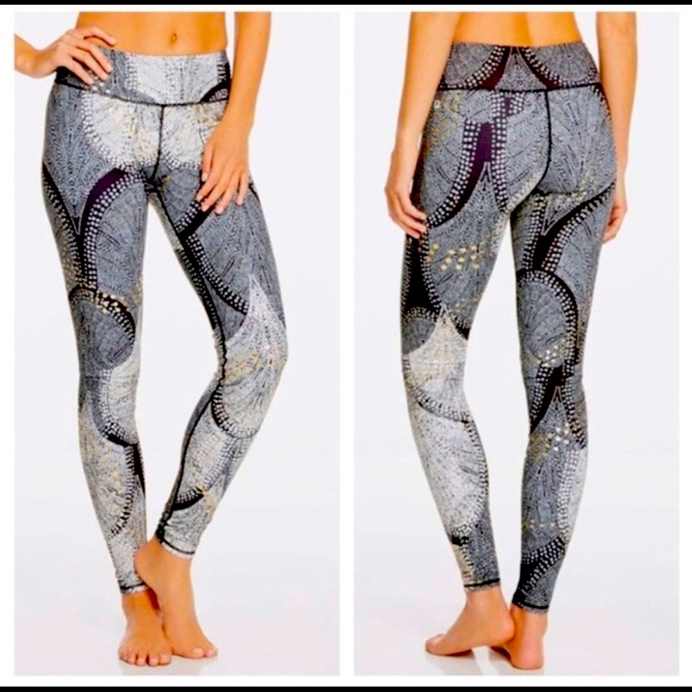 Fabletics Salar Leggings in Foil Flurry
